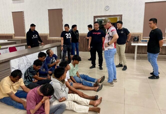 
					Polisi Bubarkan Tawuran di Belawan, Amankan Pelaku, Temukan Narkoba dan Mesin Judi