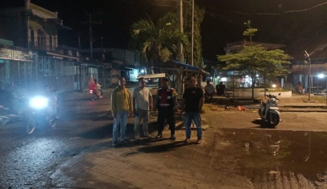 
					Personil Polsek Medang Deras Melaksakan Patroli Malam Menggunakan Kenderaan Roda 2 Antisipasi Kejahatan, Geng Motor, Begal, Tauran Antar Remaja dan Premanisme