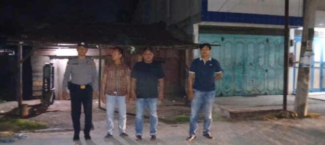 
					Personil Polsek Medang Deras Melaksakan Patroli Malam Menggunakan Kenderaan Roda 4 Antisipasi Kejahatan, Geng Motor, Begal, Tauran Antar Remaja dan Premanisme
