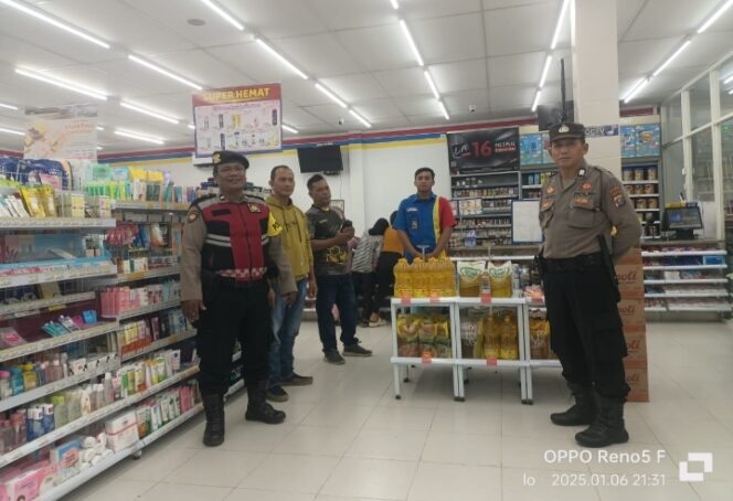 
					Personil Polsek Medang Deras Melaksakan Patroli Malam Menggunakan Kenderaan Roda 2 Antisipasi Kejahatan, Geng Motor, Begal, Tauran Antar Remaja dan Premanisme