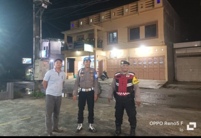 
					Personil Piket Satfung Polsek Medang Deras Melaksakan Patroli Malam Menggunakan Kenderaan Roda 2 Antisipasi Kejahatan, Geng Motor, Begal, Tauran Antar Remaja dan Premanisme