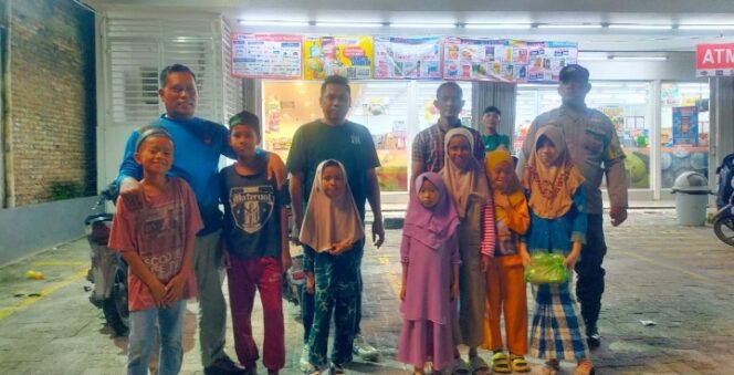 
					Personil Polsek Medang Deras Melaksanakan Patroli Malam Menggunakan Kenderaan Roda 2 Antisipasi kejahatan, Geng Motor, Begal, Tauran Antar Remaja dan Premanisme