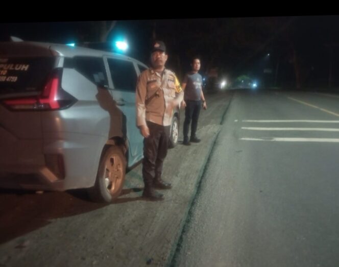 
					Personil Polsek Lima Puluh melaksanakan Patroli Mobile Pada Malam Hari guna Memelihara Kamtibmas dan mencegah terjadinya 3C dan tindak kejahatan