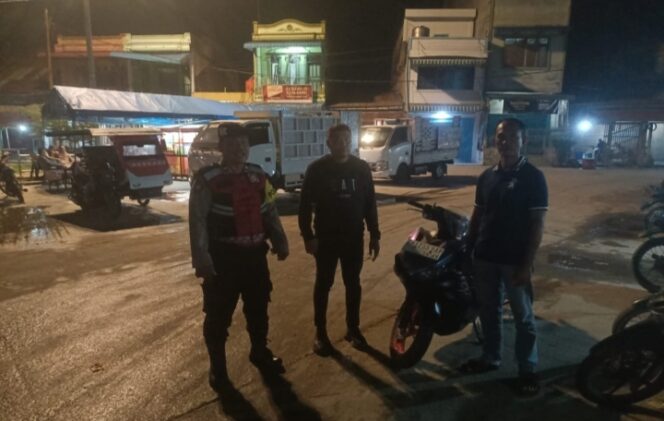 
					Polsek Medang Deras Melaksakan Patroli Malam Menggunakan Kenderaan Roda 4 Antisipasi Kejahatan, Geng Motor, Begal, Tauran Antar Remaja dan Premanisme