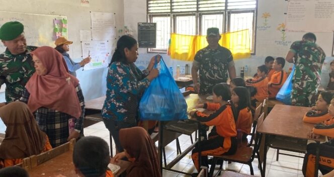 
					Koramil 07/Salak ,Kodim 0206/Dairi Melaksanakan Uji Coba Program Makan Bergizi Gratis Kepada Siswa-Siswi SD Negeri 020417 Desa Ulumerah