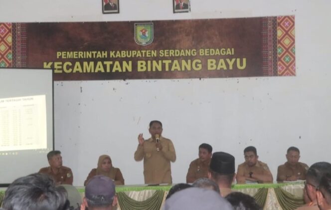 
					Bupati Sergai Sosialisasikan Kebijakan Daerah dan Strategi Peningkatan PBB-P2 2025 di Kecamatan Bintang Bayu