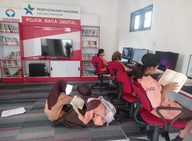 
					Sejumlah Pelajar Di Kecamatan Kerajaan Manfaatkan Pojok Baca Digital