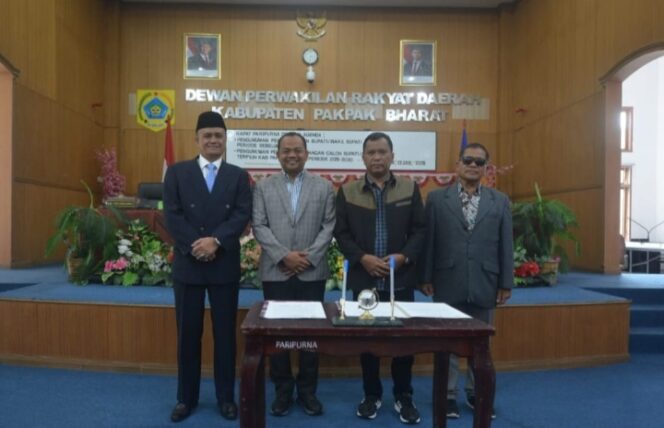 
					DPRD Kabupaten Pakpak Bharat Melaksanakan Sidang Paripurna Pengesahan Penetapan Pasangan Bupati Dan wakil Bupati