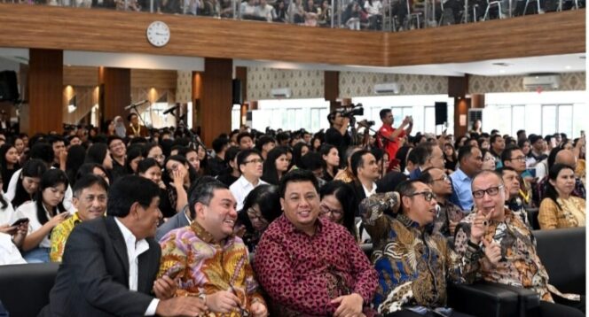 
					Bupati PakPak Bharat Menghadiri Nomensen Festival 2025 Di Aula HKBP Nomensen Medan