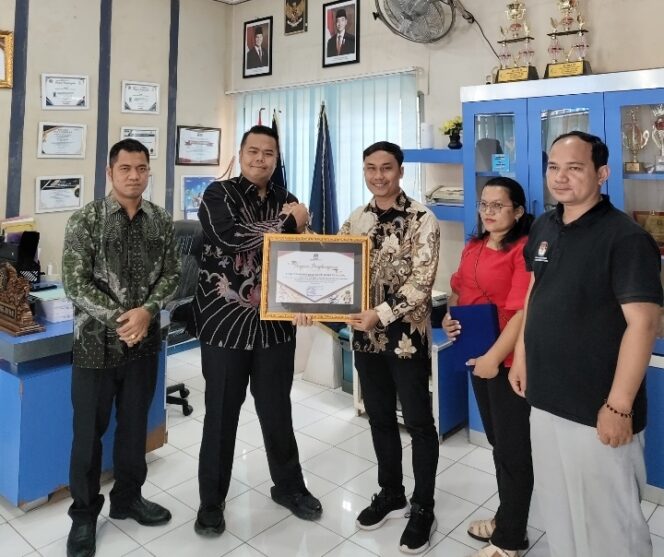 
					Sukseskan Pemilihan Kepala Daerah, Rutan Tarutung Terima Piagam Penghargaan dari KPU Kabupaten Tapanuli Utara