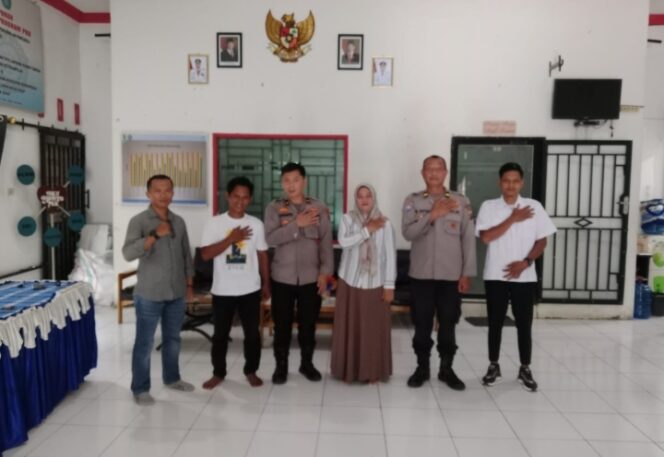 
					Personil Sat Binmas Polres Batu Bara Melakukan Sambang dan Cooling System di Kantor Desa Antara