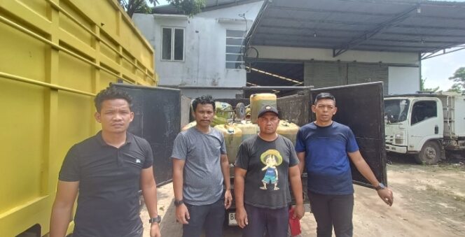 
					Dua Pelaku Ditangkap Penimbunan BBM Bersubsidi di Deli Serdang