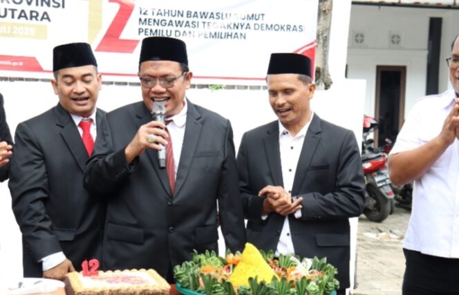 
					HUT 12 BAWASLU SUMUT DIPERINGATI SEDERHANA