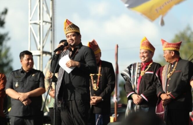 
					Hari Jadi ke-22 Pakpak Bharat, Gubernur Bobby Nasution Bakal Siapkan Infrastruktur dan Bantuan Pedagang Kecil