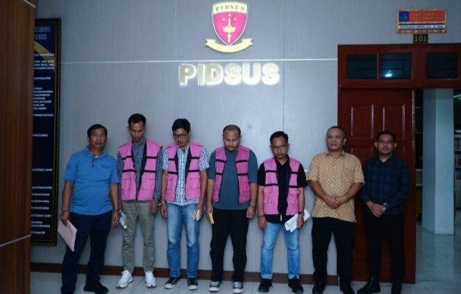 
					4 Orang Tersangka Korupsi Pembangunan dan Perbaikan Jalan Dinas Pekerjaan Umum Dan Tata Ruang Di Kabupaten Batubara T.A 2023