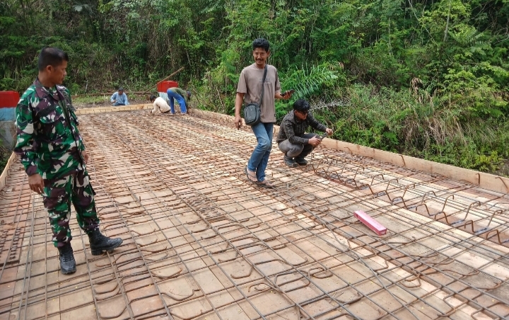 Kodim 0205/TK Bangun Jembatan Beton di Kidupen, Progres Capai 55 Persen